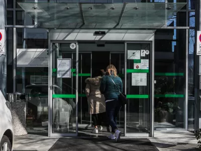 Delodajalci proti objavi kršiteljev, opozarjajo, da lahko pride do zlorab