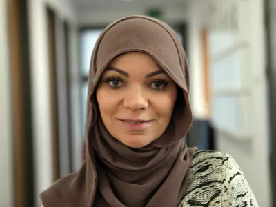 - 05.05.2022 – Faila Pašič Bišič - aktivistka, zagovornica depriviligiranih, dobitnica številnih priznanj, nacionalnih in mednarodnih za delo na področju človekovih pravic //FOTO: Tomaž Skale