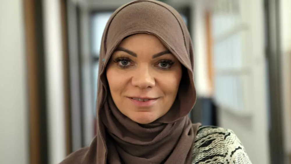 - 05.05.2022 – Faila Pašič Bišič - aktivistka, zagovornica depriviligiranih, dobitnica številnih priznanj, nacionalnih in mednarodnih za delo na področju človekovih pravic //FOTO: Tomaž Skale