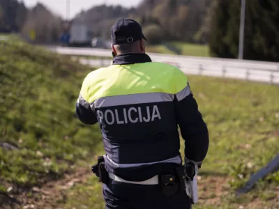 prometni nadzorpolicija - simbolična fotografijaprometna policijavarnost v prometupolicija na motorjihmotoristična policijaprehitri voznikiavtocestna policija08.04.2025 Policijski nadzor, počivališče PovodjeFOTO: Nik Erik Neubauer