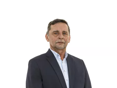 Miran LesjakZA ONLINE - Redakcija Dnevnik 2024 - portreti za komentarje in kolumne - kolumnisti - komentatorji – novinarji - portret //FOTO: Luka Cjuha