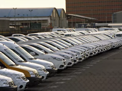 ﻿avtomobilski terminal - avtomobili- 2.9.2013 - Luka Koper, pristaniški in logistični sistem, d.d., mednarodno tovorno koprsko pristanišče,//FOTO: Tomaž Skale
