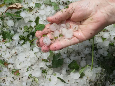 Včerajšnji ostanki toče v Mokronogu. F Dragana Stanković