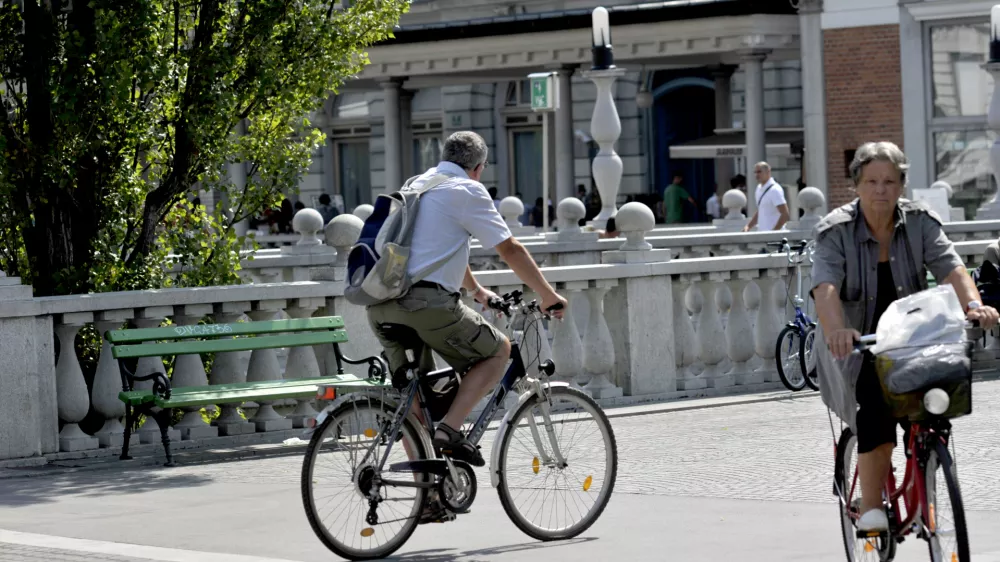 Tromostovje, kolesar, kolesarji, Ljubljana   //FOTO: Tomaž Zajelšnik