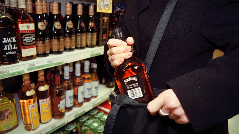 Tatvina,kraja, kraja viski trgovina kriminal