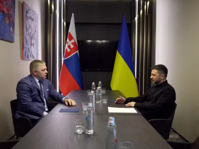 Ukraine's President Volodymyr Zelenskiy meets with Slovakia's Prime Minister Robert Fico, amid Russia's attack on Ukraine, in Uzhhorod, Ukraine September 5, 2025. Ukrainian Presidential Press Service/Handout via REUTERS ATTENTION EDITORS - THIS IMAGE HAS BEEN SUPPLIED BY A THIRD PARTY.