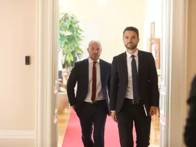 NSi ob robu dveh afer izbira novega šefa, v središču očitkov tudi Vrtovec