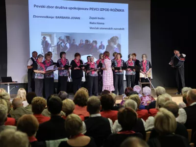 - 06.09.2025 - Zveza dru&scaron;tev upokojencev območja Ljubljana Vič - Rudnik (OZDU) organizira v izvedbi DU Trnovo srečanje z revijo ljudskih pevskih zborov //FOTO: Jaka Gasar