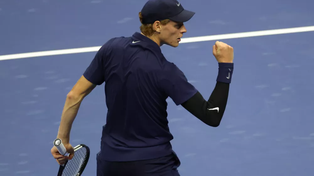 05 September 2025, US, New York City: Italian tennis player Jannik Sinner celebrates after winning his match against Felix Auger-Aliassime on Day 13 of the 2025 US Open at USTA Billie Jean King National Tennis Center. Photo: Marcin Cholewinski/ZUMA Press Wire/dpa