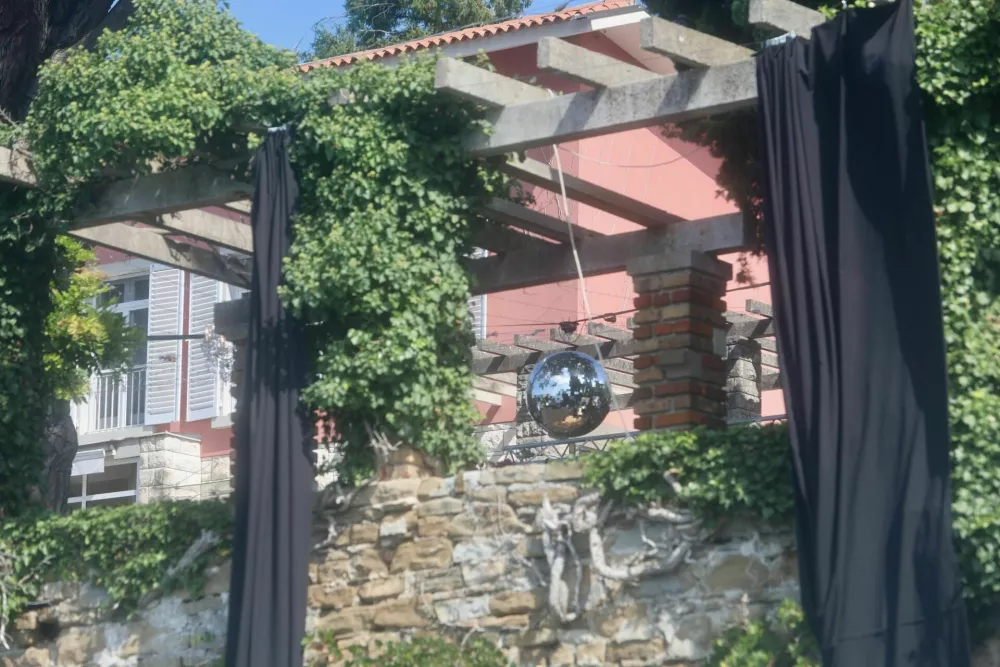 Strunjan, poroka, Robert Golob in Tina Gaber. Foto: Jaka Gasar