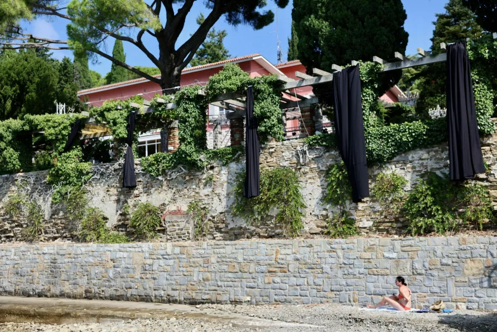 Strunjan, poroka, Robert Golob in Tina Gaber. Foto: Jaka Gasar