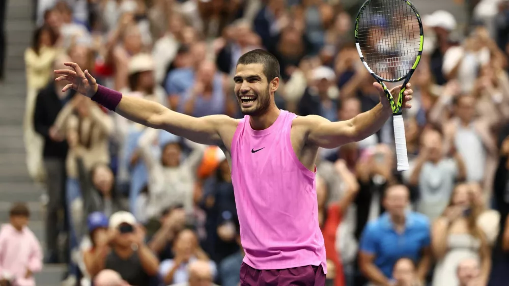 Tennis - U.S. Open - Flushing Meadows, New York, United States - September 7, 2025 Spain's Carlos Alcaraz celebrates winning the men's singles final against Italy's Jannik Sinner REUTERS/Kevin Lamarque