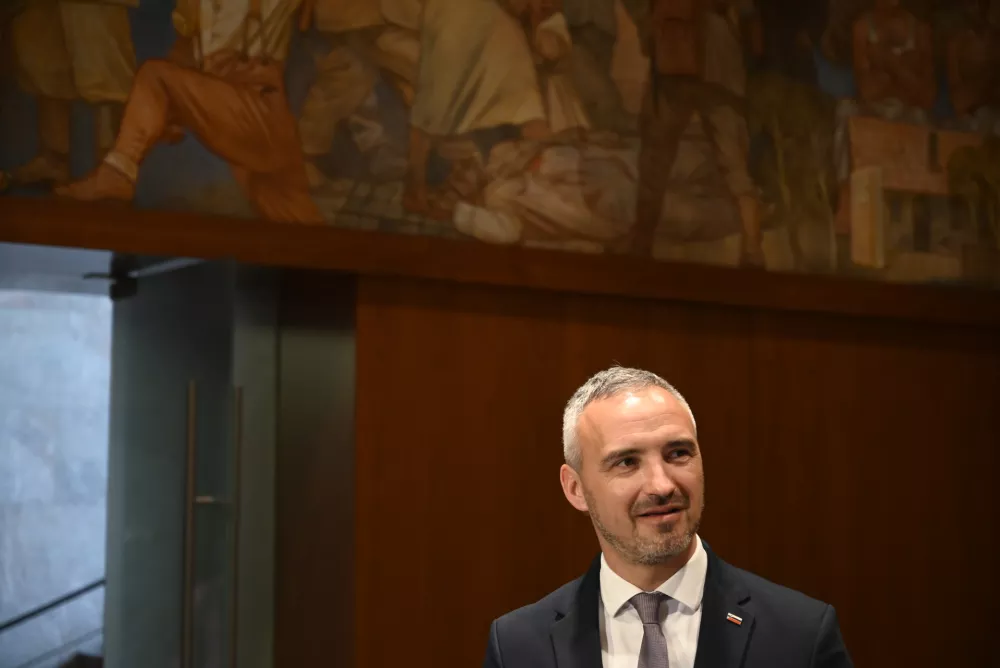 Janez Cigler Kralj- 13.05.2022 – Državni zbor (DZ) – 1. ustanovna seja DZ - novoizvoljeni poslanci in poslanke prve seje 9. parlamentarnega sklica - //FOTO: Nik Erik Neubauer