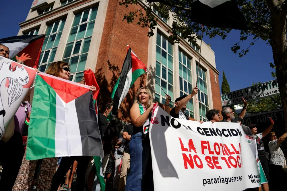 People demonstrate in support of Global Sumud Flotilla, a humanitarian aid expedition destined for Gaza, in front of Israel embassy in Madrid, Spain, September 6, 2025. REUTERS/Ana Beltran