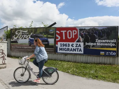 ﻿- 17.05.2018 – – Parlamentarne volitve 2018 - predvolilni jumbo plakat SDS z napisom Stop migrantom -   //FOTO: Luka Cjuha.
