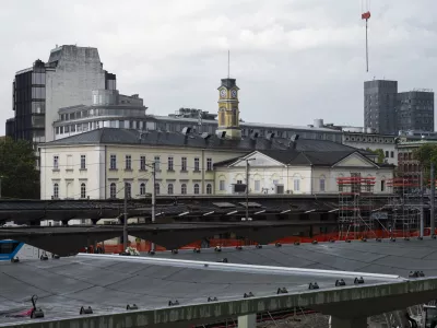 železniška postaja Ljubljana29.08.2025 - Ozelenjevanju nadstrešnic nad železniškimi peroni - gradbišče - gradnja glavne železniške postaja LjubljanaFoto: Nik Erik Neubauer 