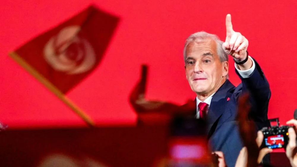 Party leader Jonas Gahr Store gestures during the Labor Party's election vigil at the People's House during the 2025 General Election, in Oslo, Norway, September 8, 2025. Javad Parsa/NTB/via REUTERS  ATTENTION EDITORS - THIS IMAGE WAS PROVIDED BY A THIRD PARTY. NORWAY OUT. NO COMMERCIAL OR EDITORIAL SALES IN NORWAY.