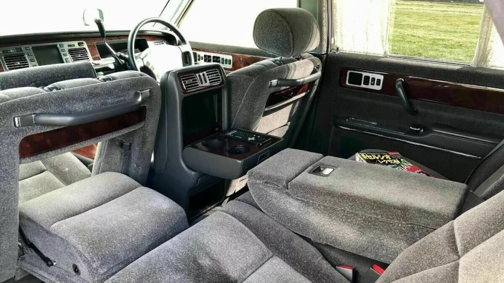 Toyota century (1967&ndash;danes): S feniksi za mir, srečo in dolgo življenje