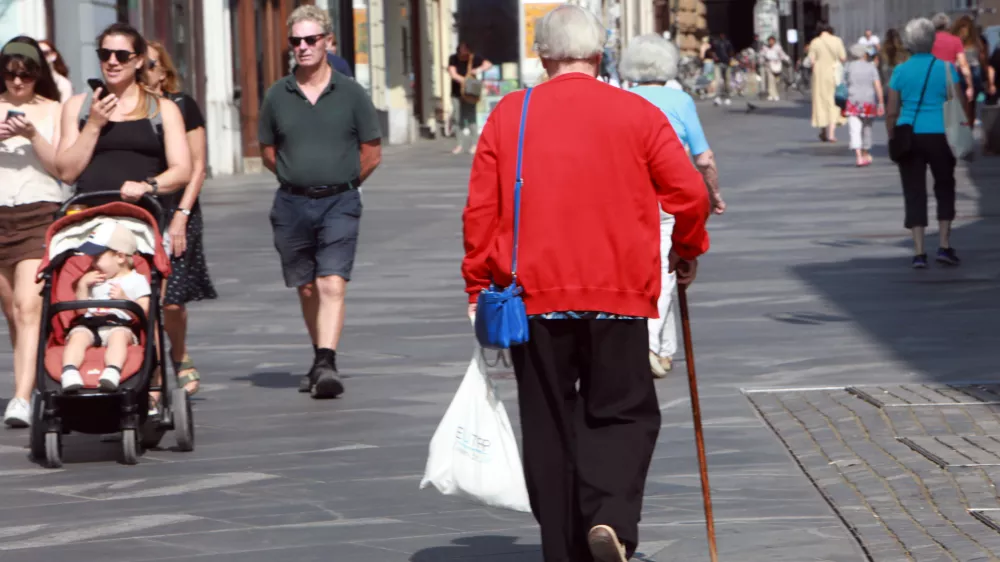 12.06.2025 -simbolična fotografija - upokojenci, novelo zakona o dolgotrajni oskrbi, novelo zakona o pokojninskem in invalidskem zavarovanjuFoto: Tomaž Skale