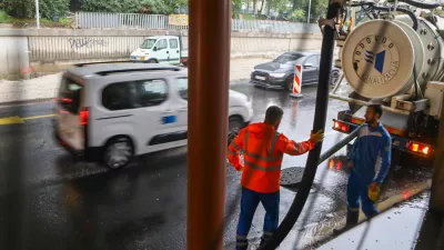 10.9.2025 - Podvoz Dunajska cesta - gradbišče - črpanje vode VO KA - dež deževjeFoto: Luka Cjuha