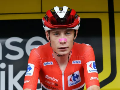 Cycling - Vuelta a Espana - Stage 11 - Bilbao to Bilbao - Bilbao, Spain - September 3, 2025 Team Visma | Lease a Bike's Jonas Vingegaard wearing the red jersey ahead of stage 11 REUTERS/Pankra Nieto