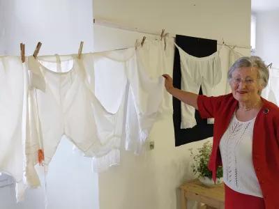 'Spodi nč, gor pa bl mau': intimni del življenja naših prednikov