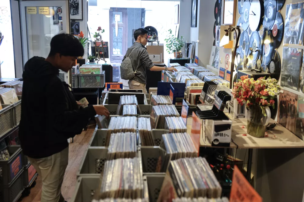 Ko hobi preraste v posel: Iz Rusije z ljubeznijo in ploščami