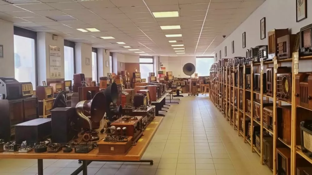 trioda razstava starih radijskih aparatov / Foto: Katja Gleščič 