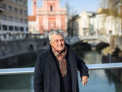 - 22.02.2023 - prof. Janez Koželj, arhitekt – nekdanji ljubljanski podžupan za področje urbanizma (2006 - 2022), profesor za arhitekturo mesta in urbanistično planiranje na Fakulteti za arhitekturo in Biotehniki fakulteti v Ljubljani, častni član Zbornice za arhitekturo in prostor (ZAPS), dobitnik nagrade Big SEE arhitekturni vizionar 2019, ki jo je prejel na Festivalu BIG. predsednik Društva Zelenih nadzornikov, //FOTO: Bojan Velikonja / Foto: Bojan Velikonja