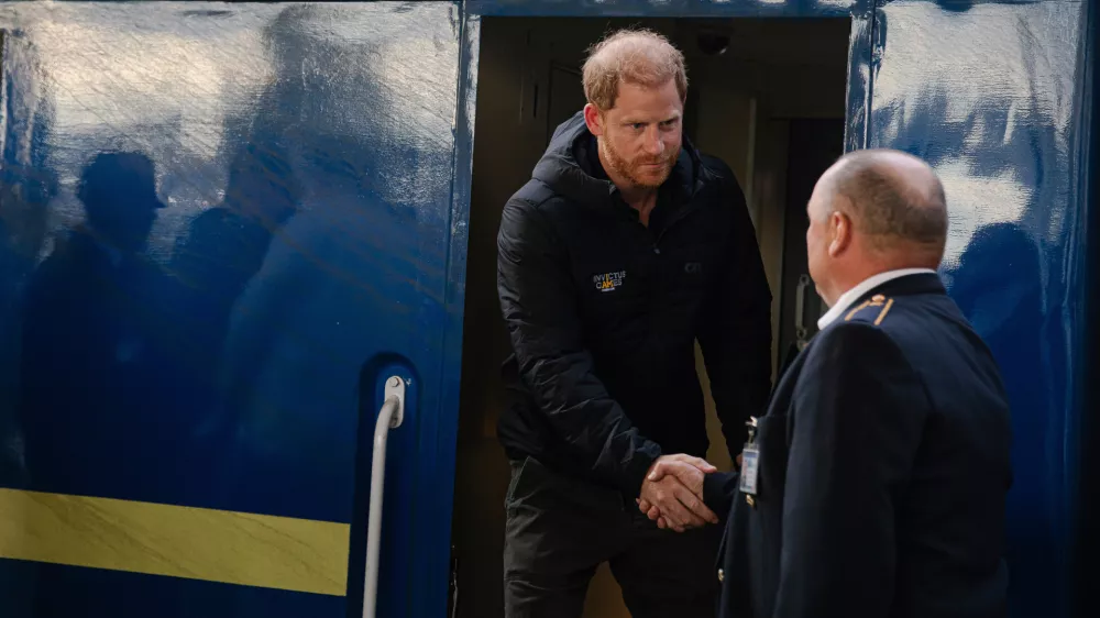 In this photo provided by the Railway of Ukraine Ukrzaliznytsia on Friday, Sept. 12, 2025, Britain's Prince Harry arrives on central railway station in Kyiv region, Ukraine. (Railway of Ukraine Ukrzaliznytsia via AP)