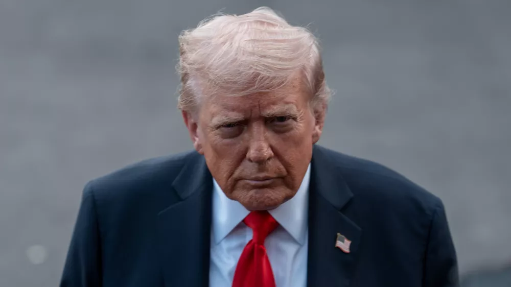 FILED - 11 September 2025, US, Washington: US President Donald Trump speaks to the media before departing the White House to attend a ceremony at the Pentagon marking the 24th anniversary of the September 11, 2001 attacks. Photo: Andrew Leyden/ZUMA Press Wire/dpa