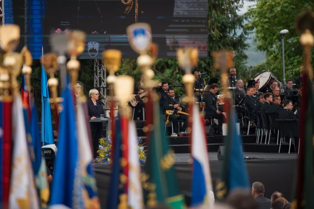 Ilirska Bistrica: osrednja prireditev ob državnem prazniku priključitve Primorske k matični domovini.Slavnostna govornica je predsednica republike Nataša Pirc Musar.