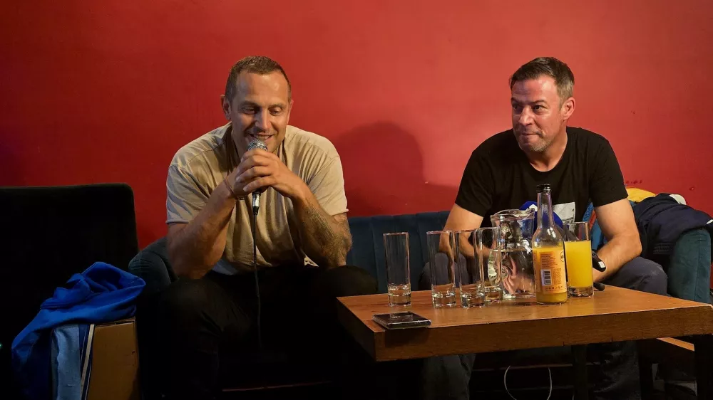 Jure Košir (levo) in Klemen Klemen sta obujala spomine na začetke slovenske hip-hop scene. F Nika