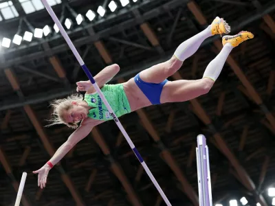 World Athletics Championships Tokyo 2025 - Women's Pole Vault Qualification (Groups A & B combined) - Japan National Stadium, Tokyo, Japan - September 15, 2025 Slovenia's Tina Sutej in action during qualifying REUTERS/Edgar Su