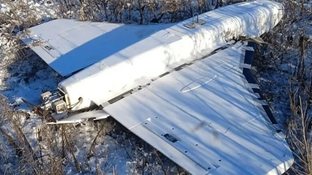 Fotografija drona, ki so ga januarja letos sestrelili v Ukrajini.