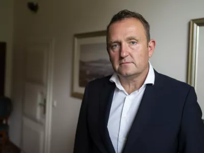 Ministrstvo pri umeščanju kritične infrastrukture vztraja pri počasnejši poti