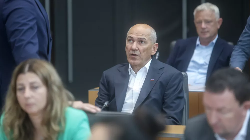 Janez Janša- 07.07.2025 - začetek redne seje DZ s poslanskimi vprašanji ministrskemu zboru; DZ, velika dvorana, Šubičeva 4, LJUBLJANA​//FOTO: Jaka Gasar