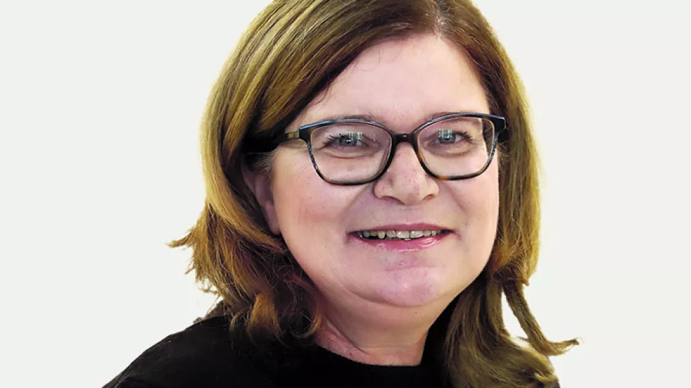 Meta Černoga- Redakcija Dnevnik 2024 - portreti za komentarje in kolumne - kolumnisti - komentatorji – novinarji - portret //FOTO: Luka Cjuha