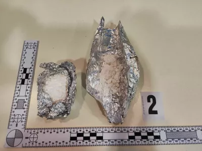 Policija je pri osumljencu zasegla tudi kokain. 