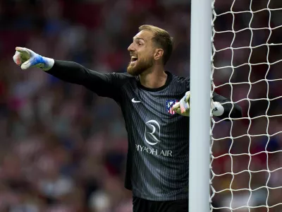 MADRID, SPAIN - SEPTEMBER 13: Jan Oblak of Atletico de Madrid reacts during the LaLiga EA Sports match between Atletico de Madrid and Villarreal CF at Riyadh Air Metropolitano on September 13, 2025 in Madrid, Spain. (Photo by Diego Souto/Getty Images)