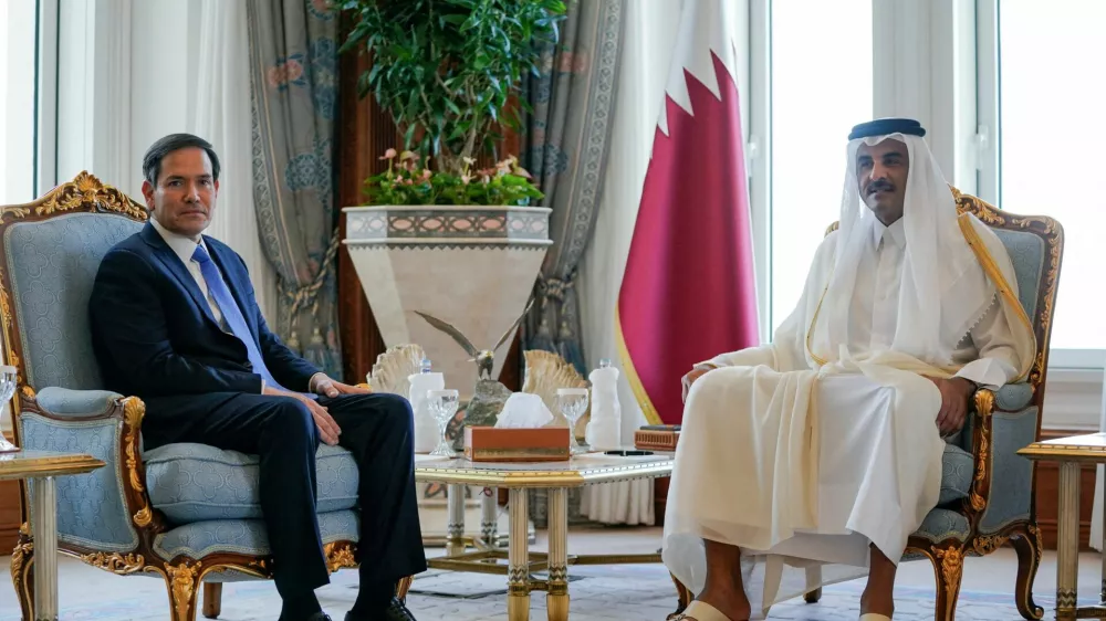 U.S. Secretary of State Marco Rubio meets Qatar's Emir Sheikh Tamim bin Hamad Al Thani at Amiri Diwan, in Doha, Qatar September 16, 2025. REUTERS/Nathan Howard/Pool   TPX IMAGES OF THE DAY