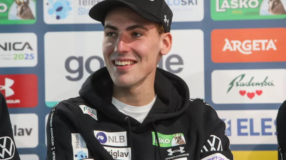 - Timi Zajc.- 25.03.2025. - Novinarska konferenca moške reprezentance Slovenije pred finalom svetovnega pokala v Planici.//FOTO: Bojan Velikonja