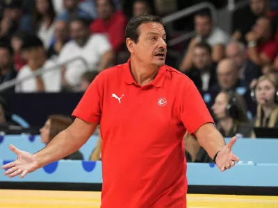 Basketball - FIBA EuroBasket 2025 - Final - Turkey v Germany - Xiaomi Arena, Riga, Latvia - September 14, 2025 Turkey head coach Ergin Ataman reacts REUTERS/Ints Kalnins