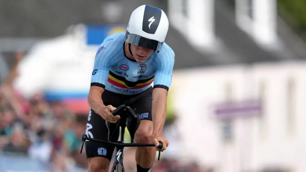 Cycling - UCI World Championships 2023 - Stirling, Scotland, Britain - August 11, 2023 Belgium's Remco Evenepoel crosses the finish line during the Men's Elite Road Individual Time Trial REUTERS/Maja Smiejkowska