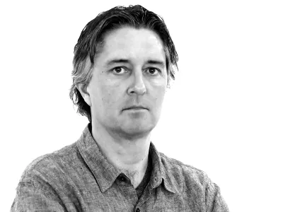 Uroš Šemrov- Redakcija Dnevnik 2024 - portreti za komentarje in kolumne - kolumnisti - komentatorji – novinarji - portret //FOTO: Luka Cjuha