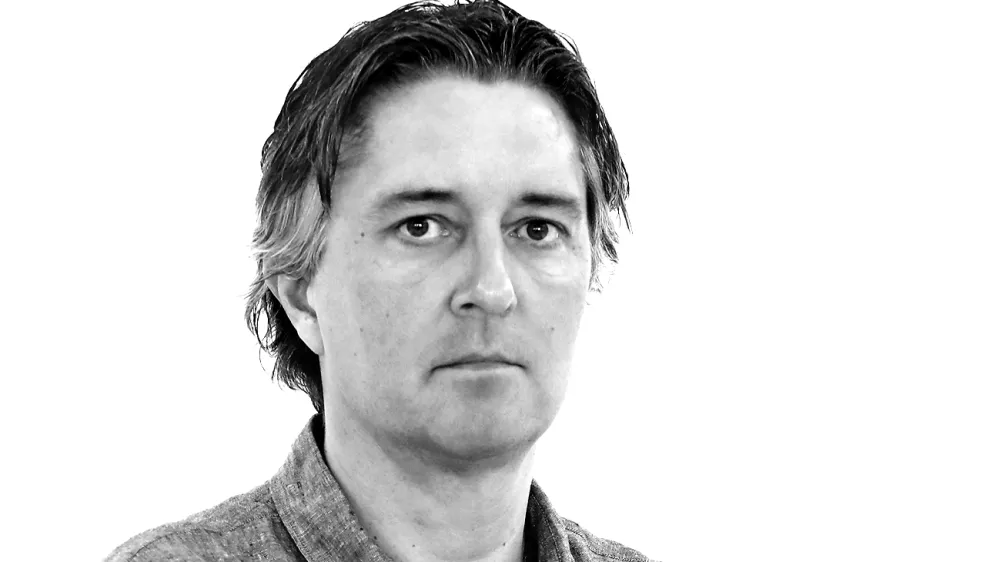 Uroš Šemrov- Redakcija Dnevnik 2024 - portreti za komentarje in kolumne - kolumnisti - komentatorji – novinarji - portret //FOTO: Luka Cjuha