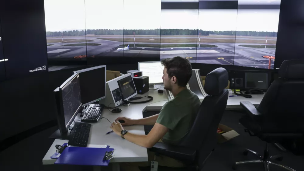 - 04.08.2023 – Kontrola zračnega prometa, letališče Brnik //FOTO: Jaka Gasar