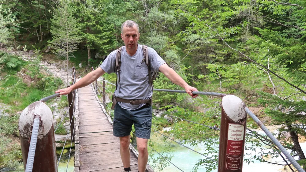 ﻿Edvin Kravanja, vodnik v TNP, Triglavski narodni park, 2021- 40. obletnica ustanovitve, Trenta, Soška pot, Soča, pohodniki, Posočje / Foto: Nataša Bucik Ozebek