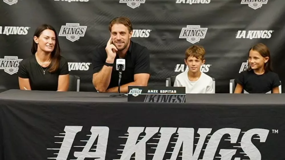 Anže Kopitar z družino.