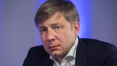 Ljubljana, Gospodarsko razstavisce.Okrogla miza z naslovom Pokoronska ozivitev slovenskega turizma v luci najnovejsih dogodkov v Ukrajini.Predsednik sekcije za gostinstvo in turizem pri OZS Blaz Cvar.